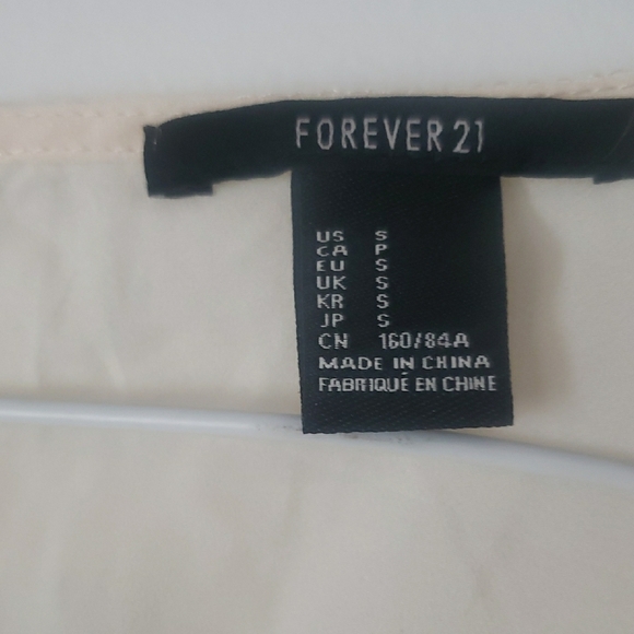 Forever 21 Classic Fitted Top – Size S | Excellent Condition - Picture 4 of 4